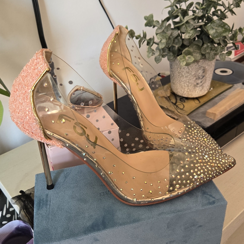 💃Stylish Transparent Heels with Gold and Pink Accents✨️